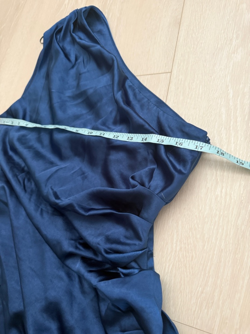 Elliatt Satin Cassini Sapphire Blue Ruched One-Shoulder Midi Dress - Picture 6 of 9